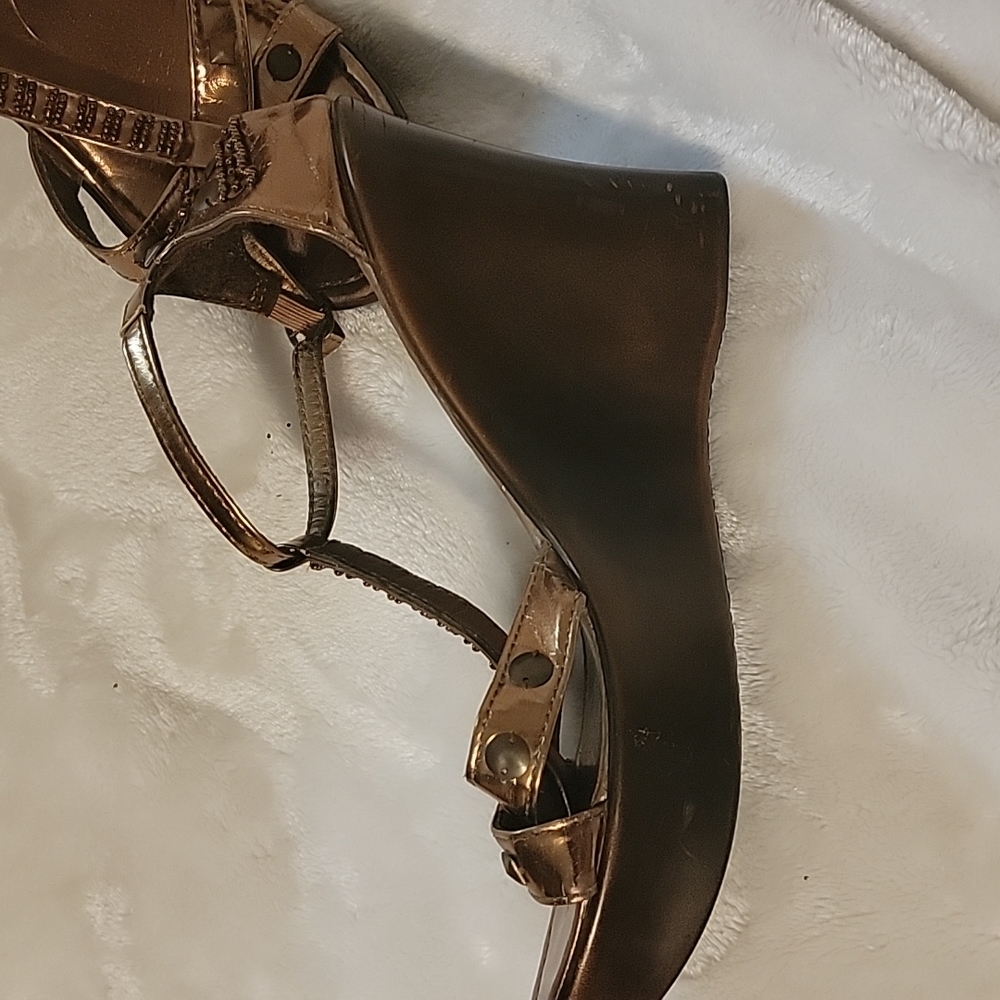 Shoes - Picture 5 of 8